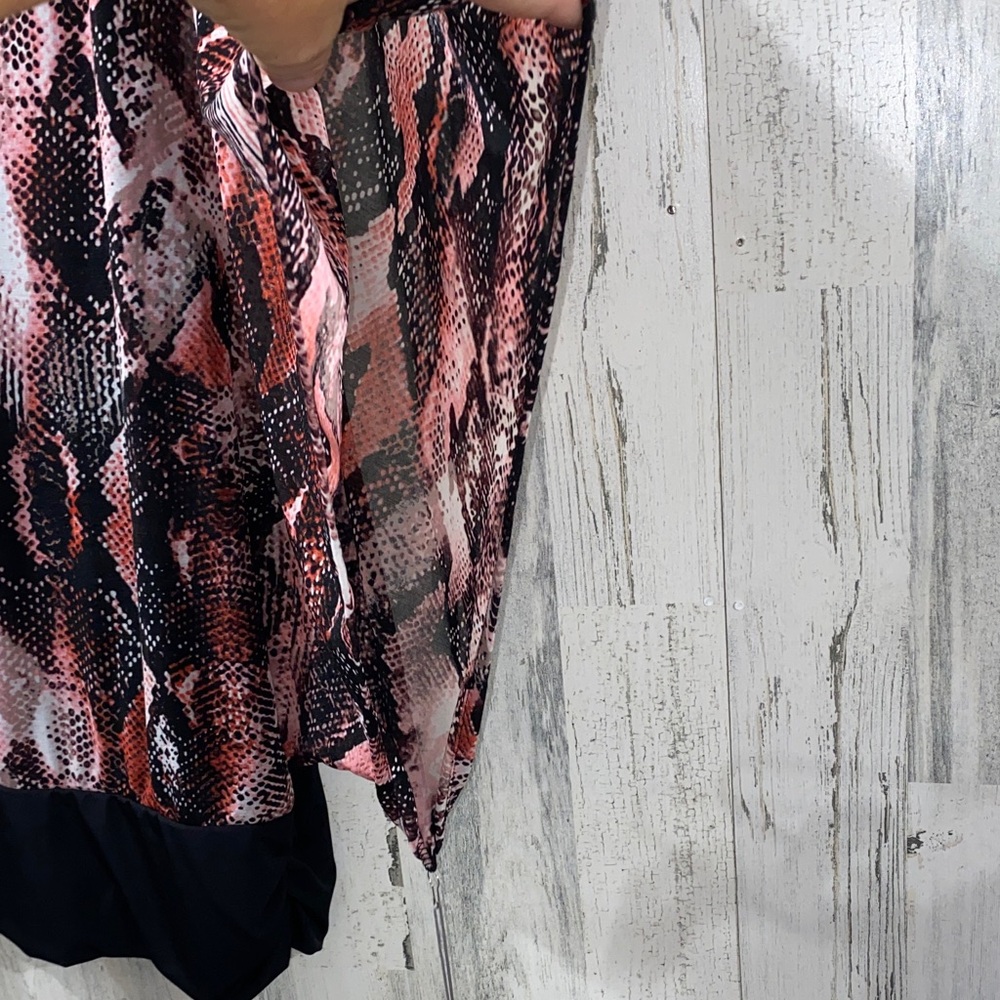 0912 Jennifer Lopez Pink and Black Snake Print Blouse - Picture 4 of 6